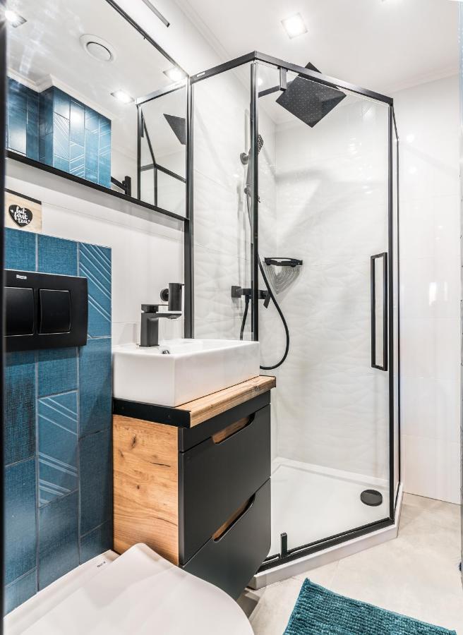 Hexagon Apartment *